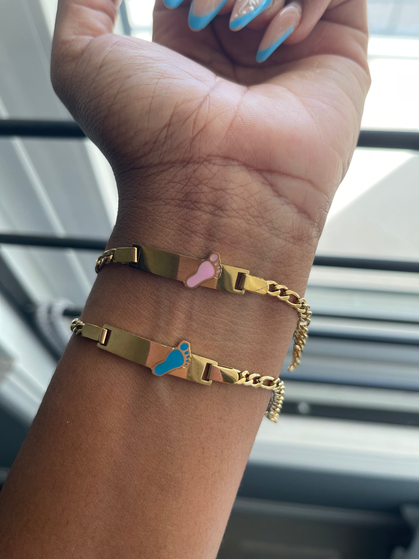 B000589 (Baby bracelet)