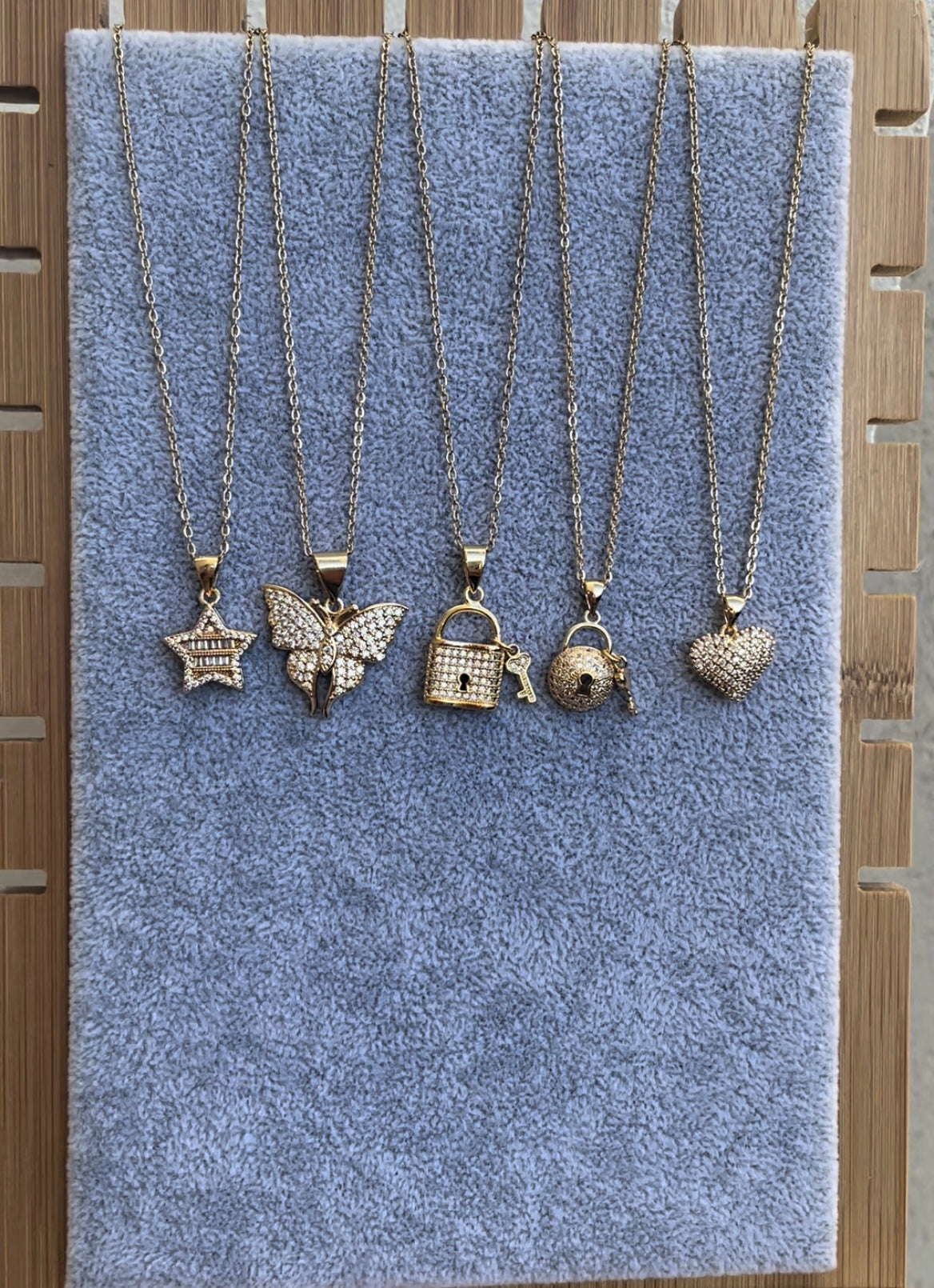 N000619 (necklace + pendant)