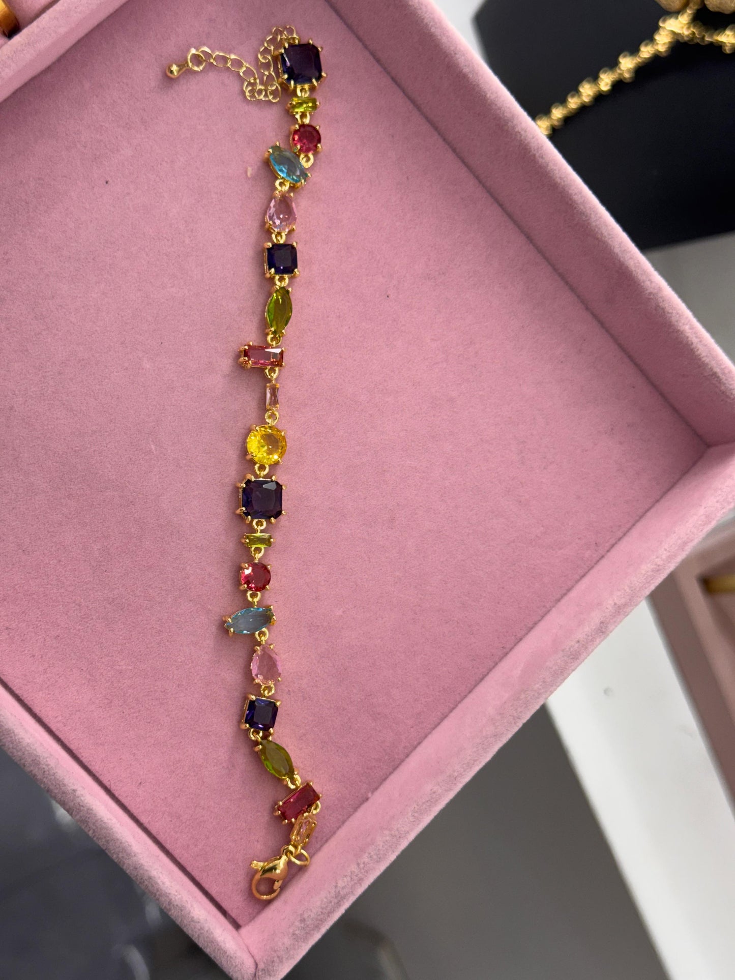 B400023 (matching bracelet for N300011)