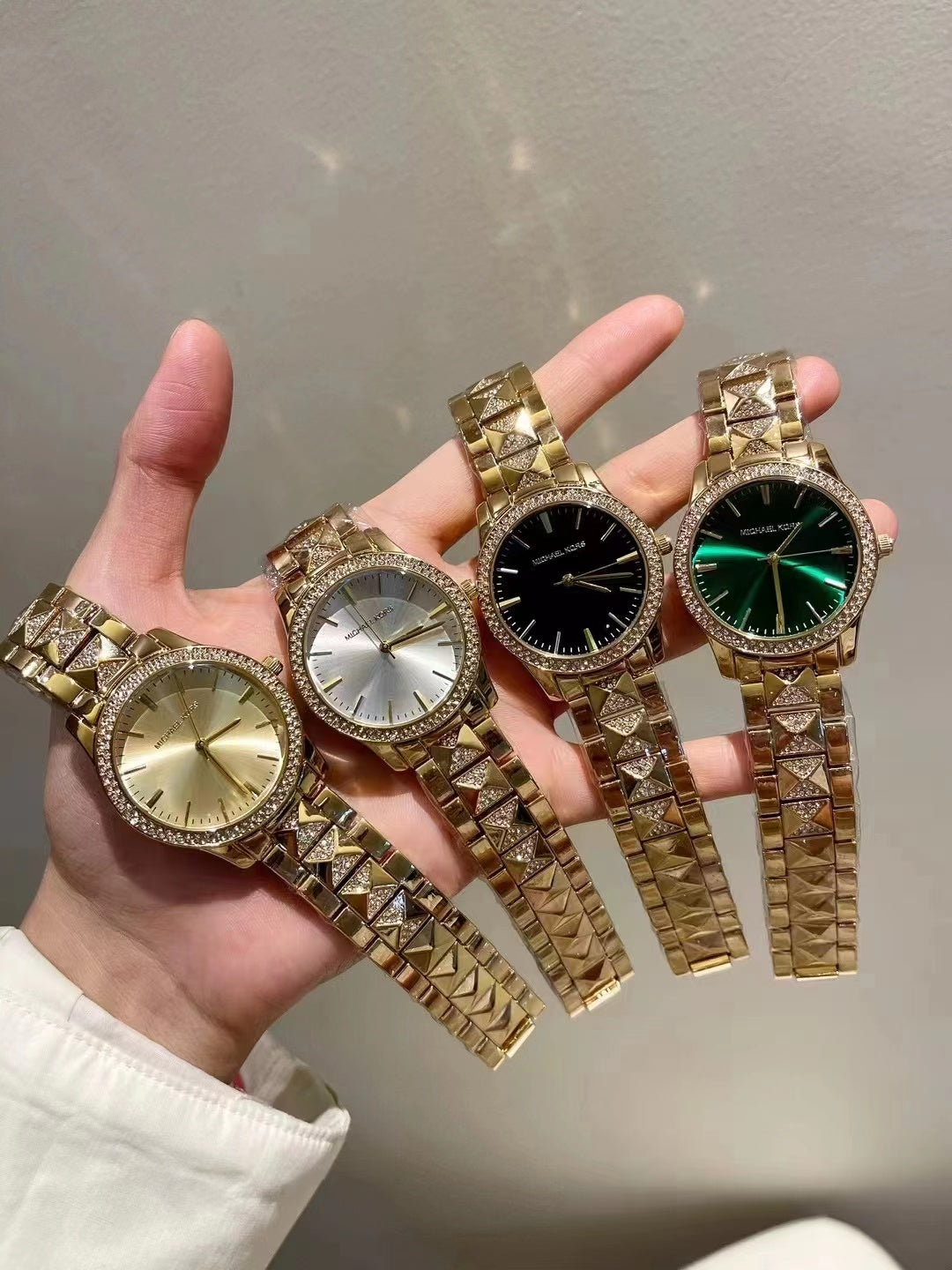 W000426 (Gold-Gold Face)