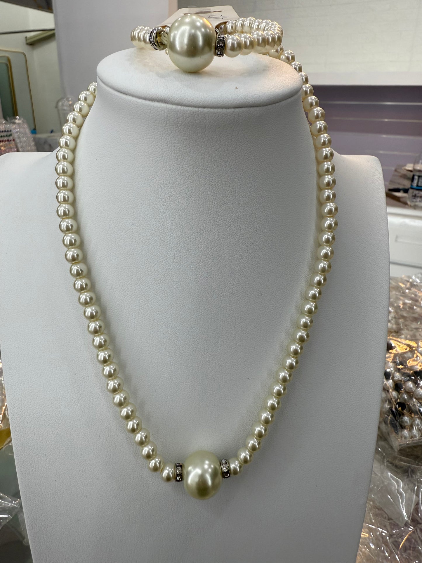 N000105 (Necklace + Bracelet)