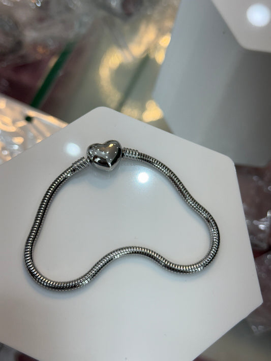 B000091 (Silver Pandora Bracelets)
